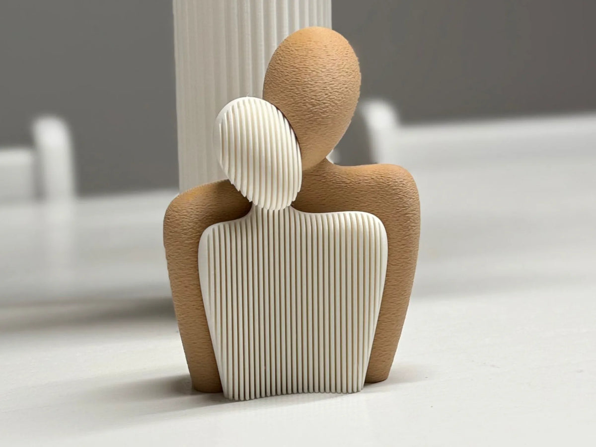 Scultura coppia Abbraccio personalizzabile