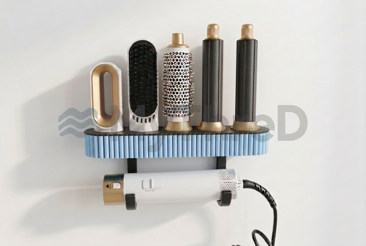 Porta accessori styling con coste celesti, base e ganci neri